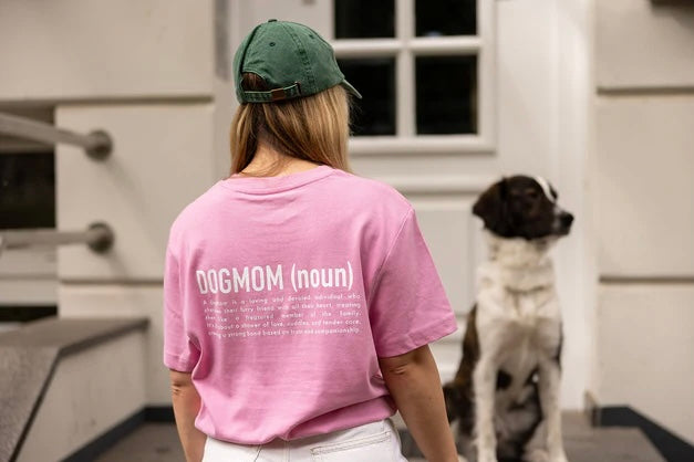 DOGMOM (NOUN) T-SHIRT pink