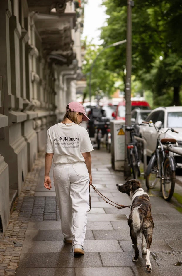 DOGMOM (NOUN) T-SHIRT OFF WHITE