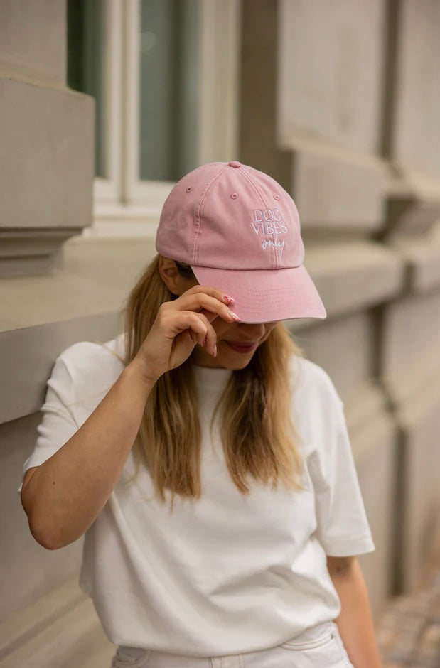 DOG VIBES ONLY CAP VINTAGE PINK