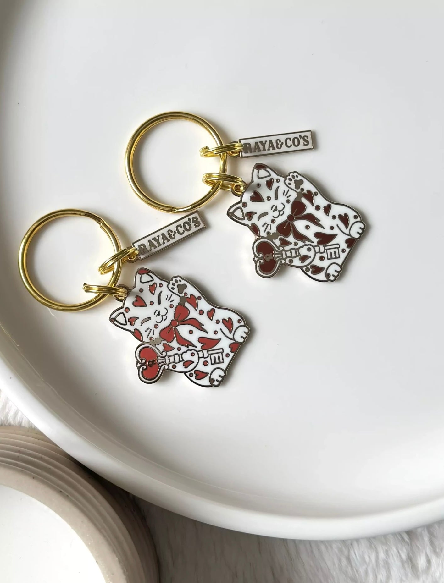 Maneky Neko de l’Amour Marron – Personalized Brass Dog ID Tag (Limited Edition)