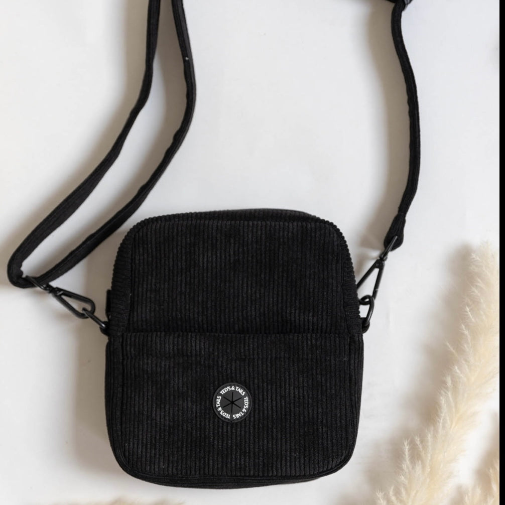 “DogMom Bag Basically black