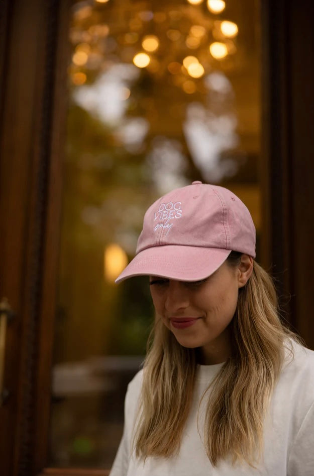 DOG VIBES ONLY CAP VINTAGE PINK